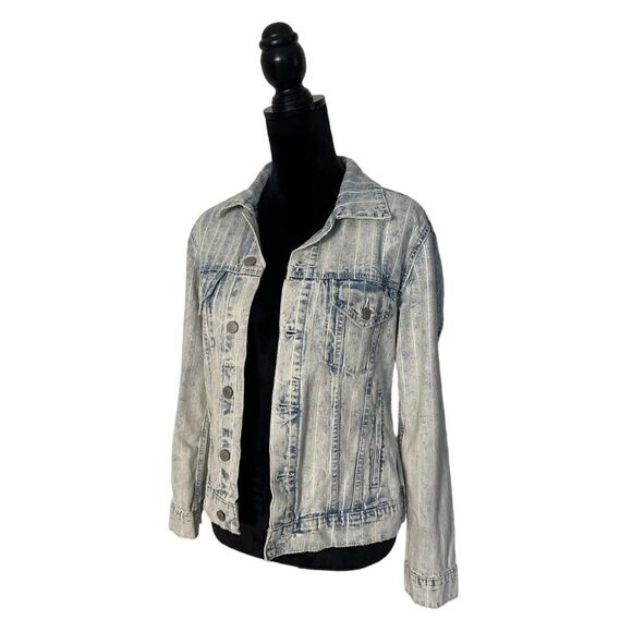 Lucky Striped Light Wash Distressed Weekend Trucker Jacket  Size XS - Picture 7 of 14